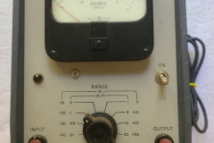 HP-400D-Vacuum-Tube-Voltmeter-1